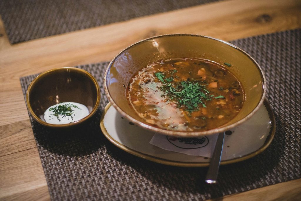 things to eat after tooth extraction: soup and broth